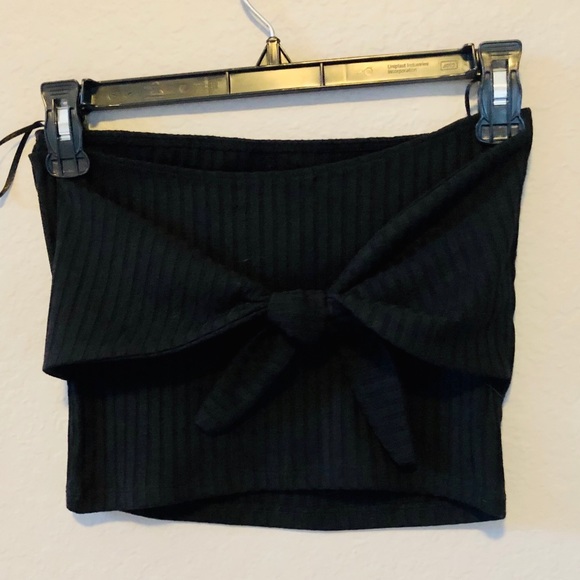 NWOT Black Ribbed Crop Top w/ Tied Back - Picture 4 of 5